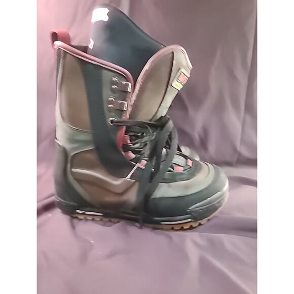 VANS Performance Snowboard Boots Size 10M main image 4